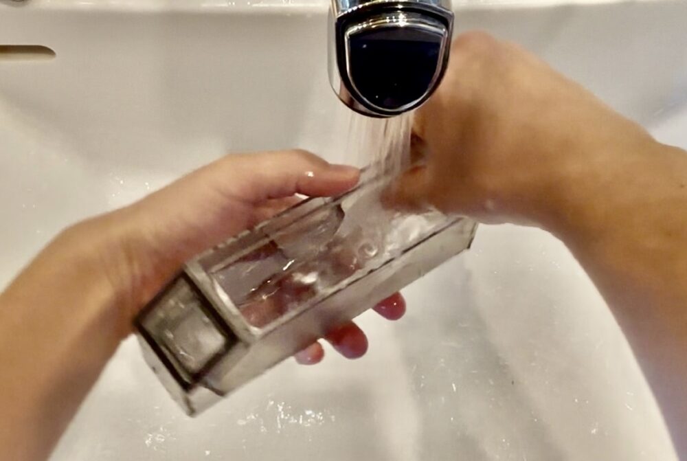 本体ダストボックスの水洗い状況